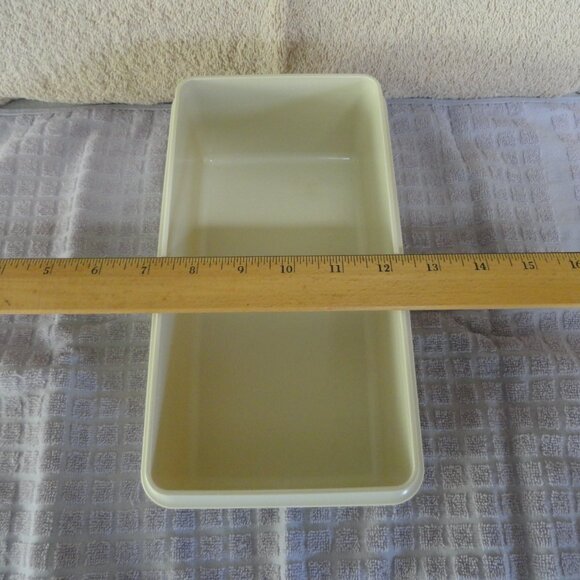 Tupperware, #1508-4, Bread Box, Loaf Keeper, Made in USA - Picture 6 of 9